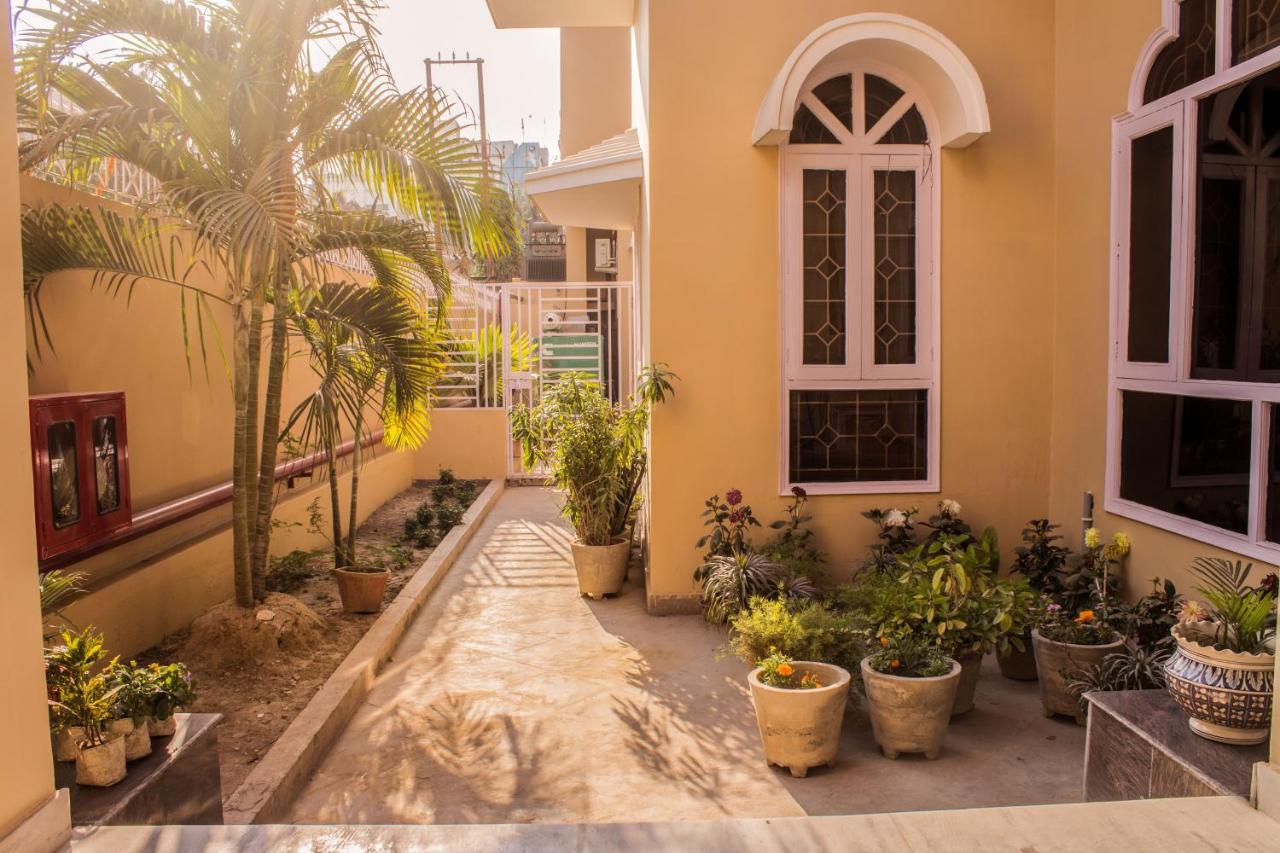 Lav Kush International Hotel Varanasi Eksteriør billede