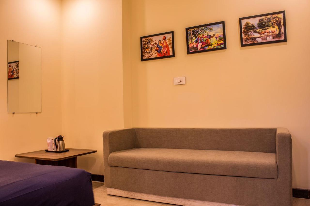Lav Kush International Hotel Varanasi Eksteriør billede