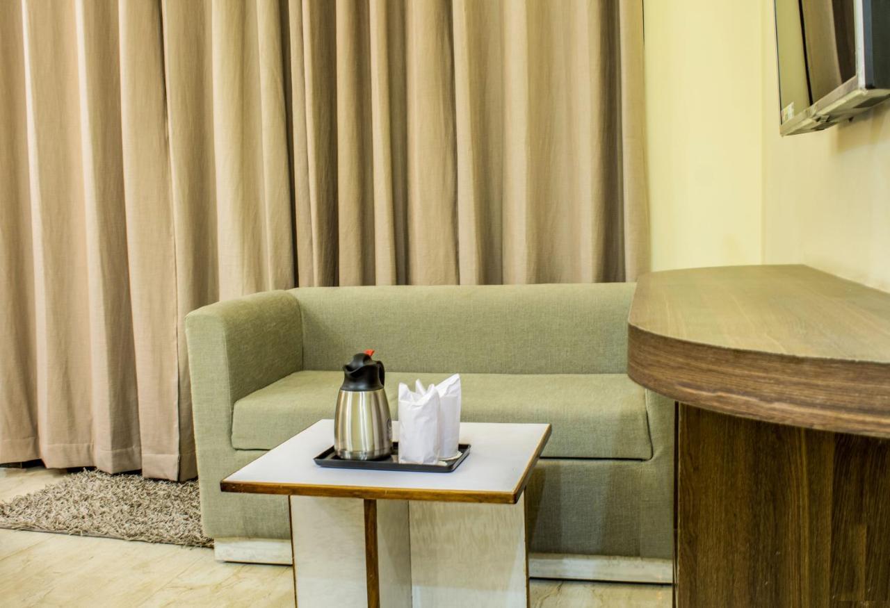 Lav Kush International Hotel Varanasi Eksteriør billede