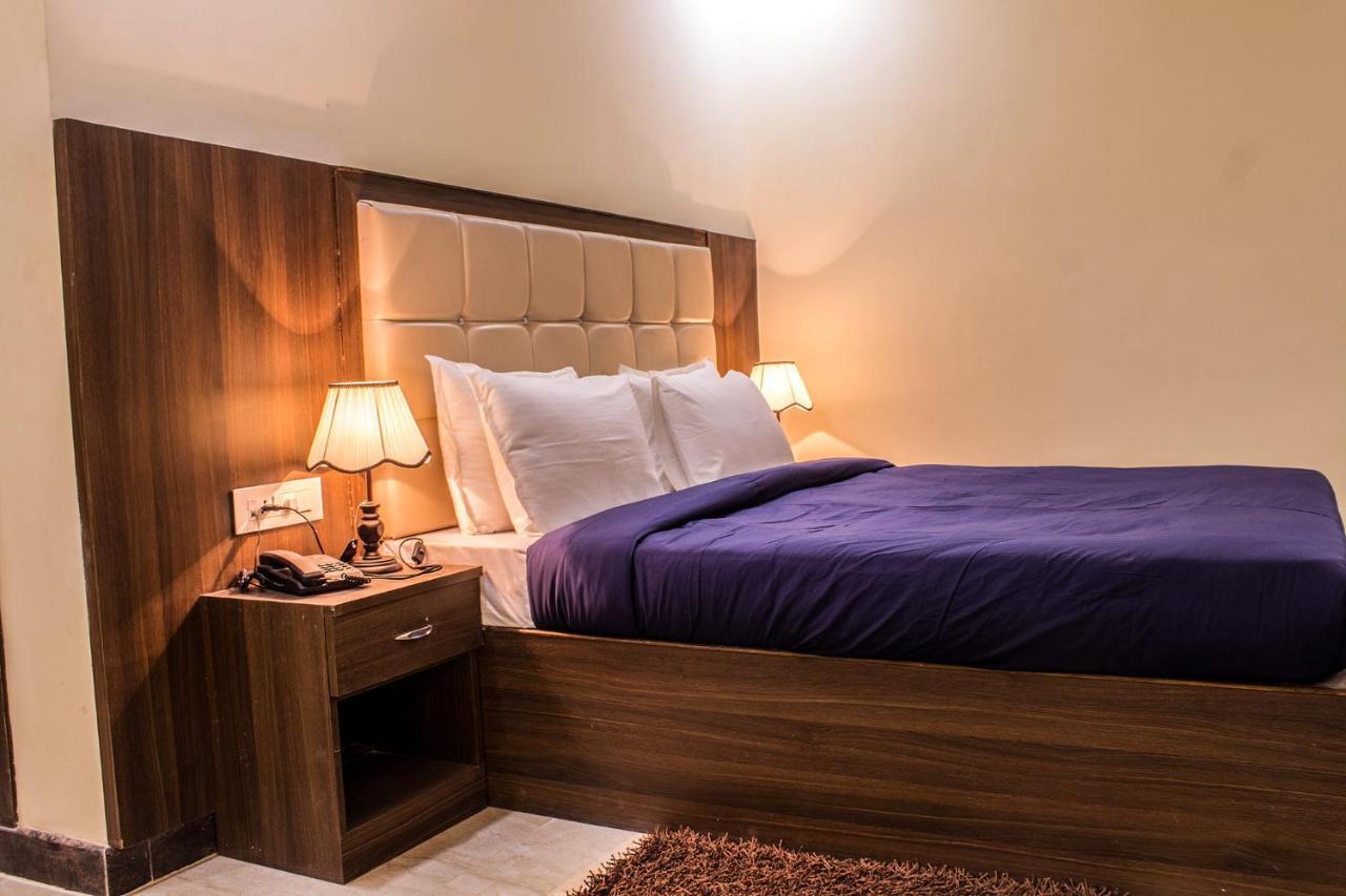 Lav Kush International Hotel Varanasi Eksteriør billede