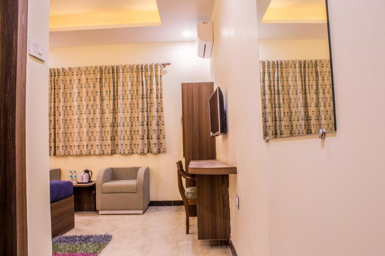 Lav Kush International Hotel Varanasi Eksteriør billede