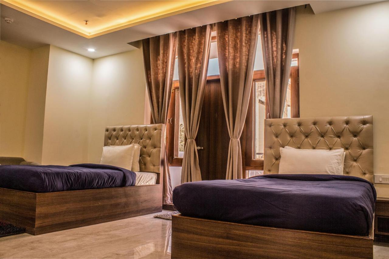 Lav Kush International Hotel Varanasi Eksteriør billede