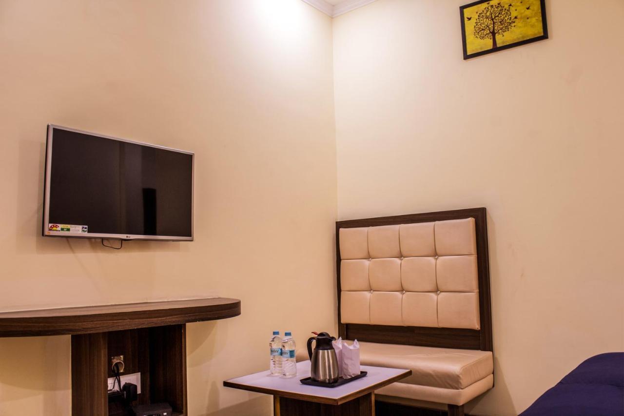 Lav Kush International Hotel Varanasi Eksteriør billede