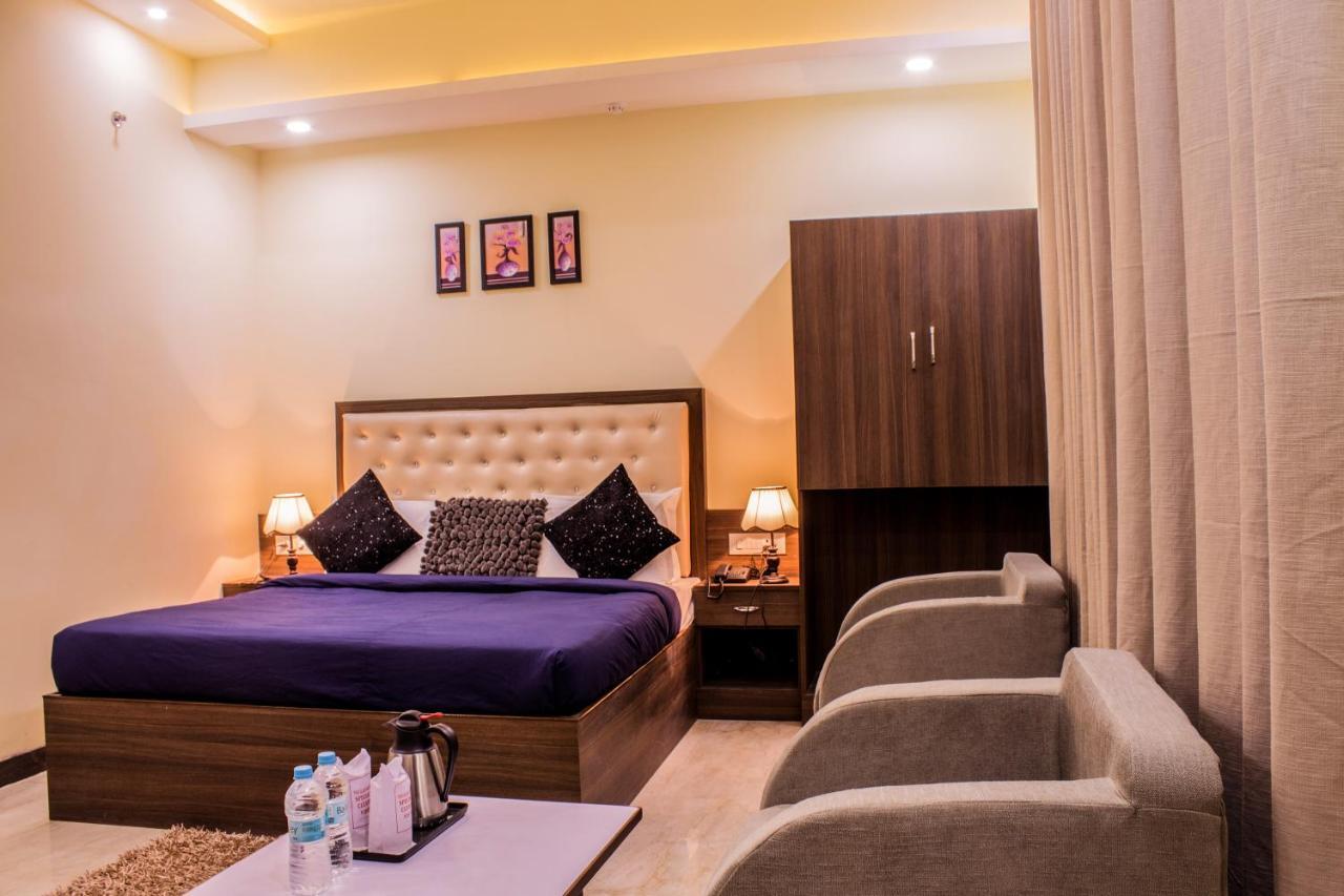 Lav Kush International Hotel Varanasi Eksteriør billede