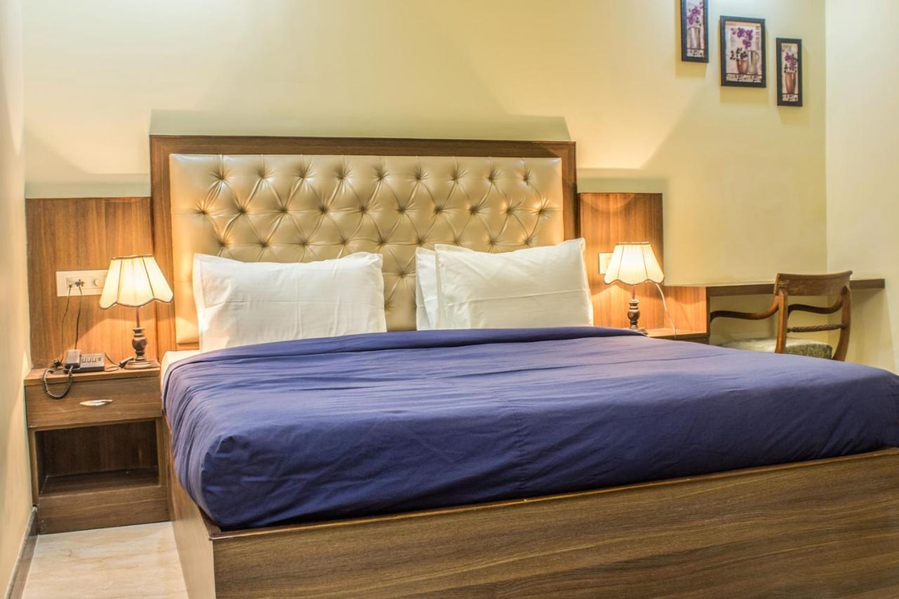 Lav Kush International Hotel Varanasi Eksteriør billede