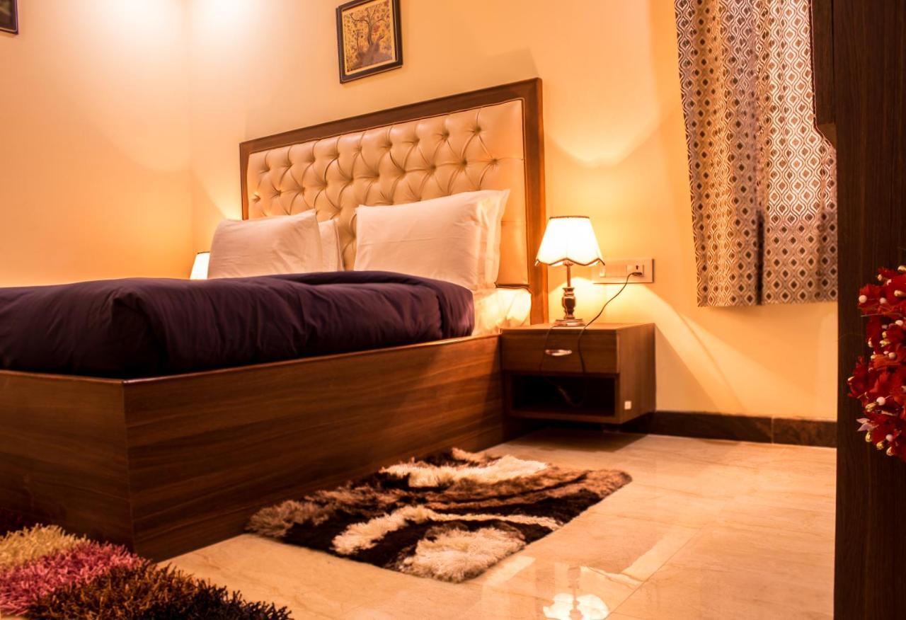 Lav Kush International Hotel Varanasi Eksteriør billede
