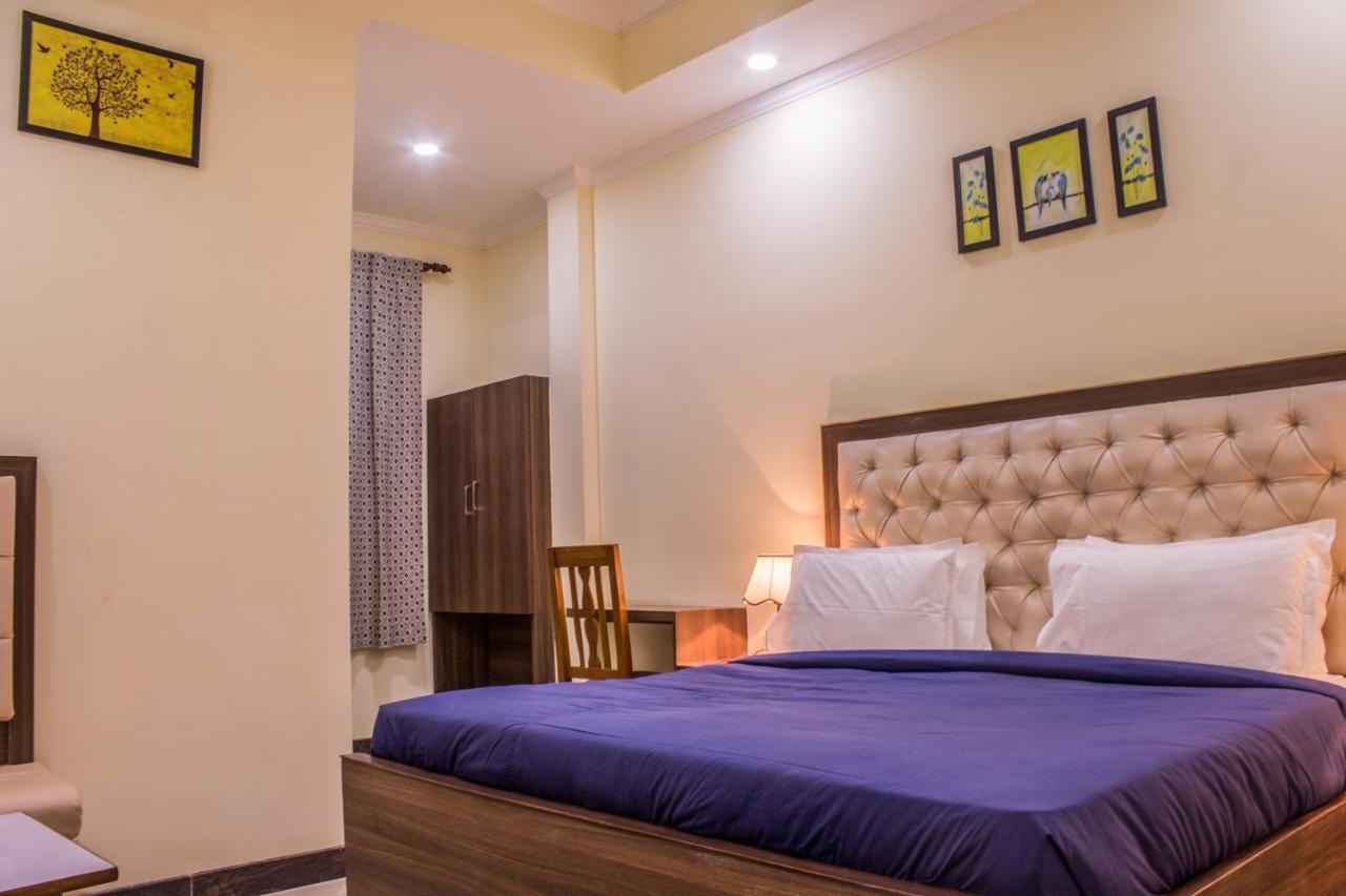 Lav Kush International Hotel Varanasi Eksteriør billede