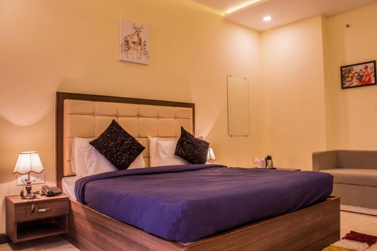 Lav Kush International Hotel Varanasi Eksteriør billede